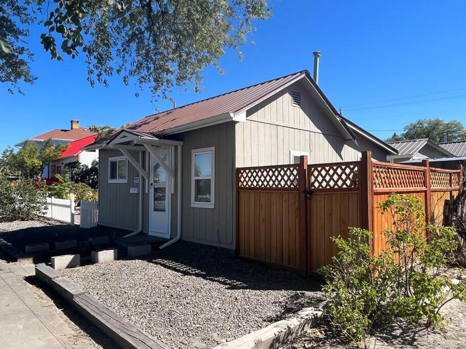 Cheerful Pet-Friendly Bungalow Right In Town Монтроз Экстерьер фото
